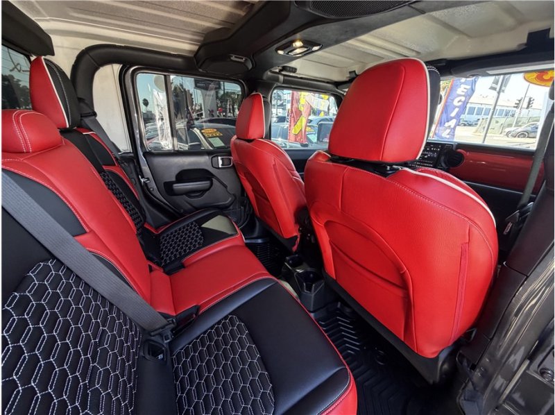 Used 2023 Jeep Gladiator Sport AWD/4WD image 24
