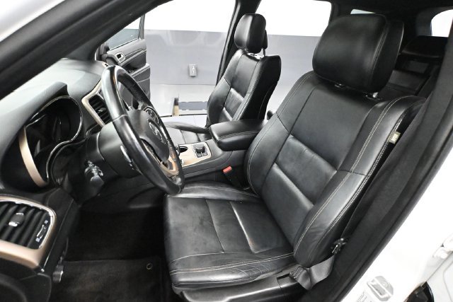 Used 2015 Jeep Grand Cherokee Limited w/ Trailer Tow Group IV AWD/4WD image 17