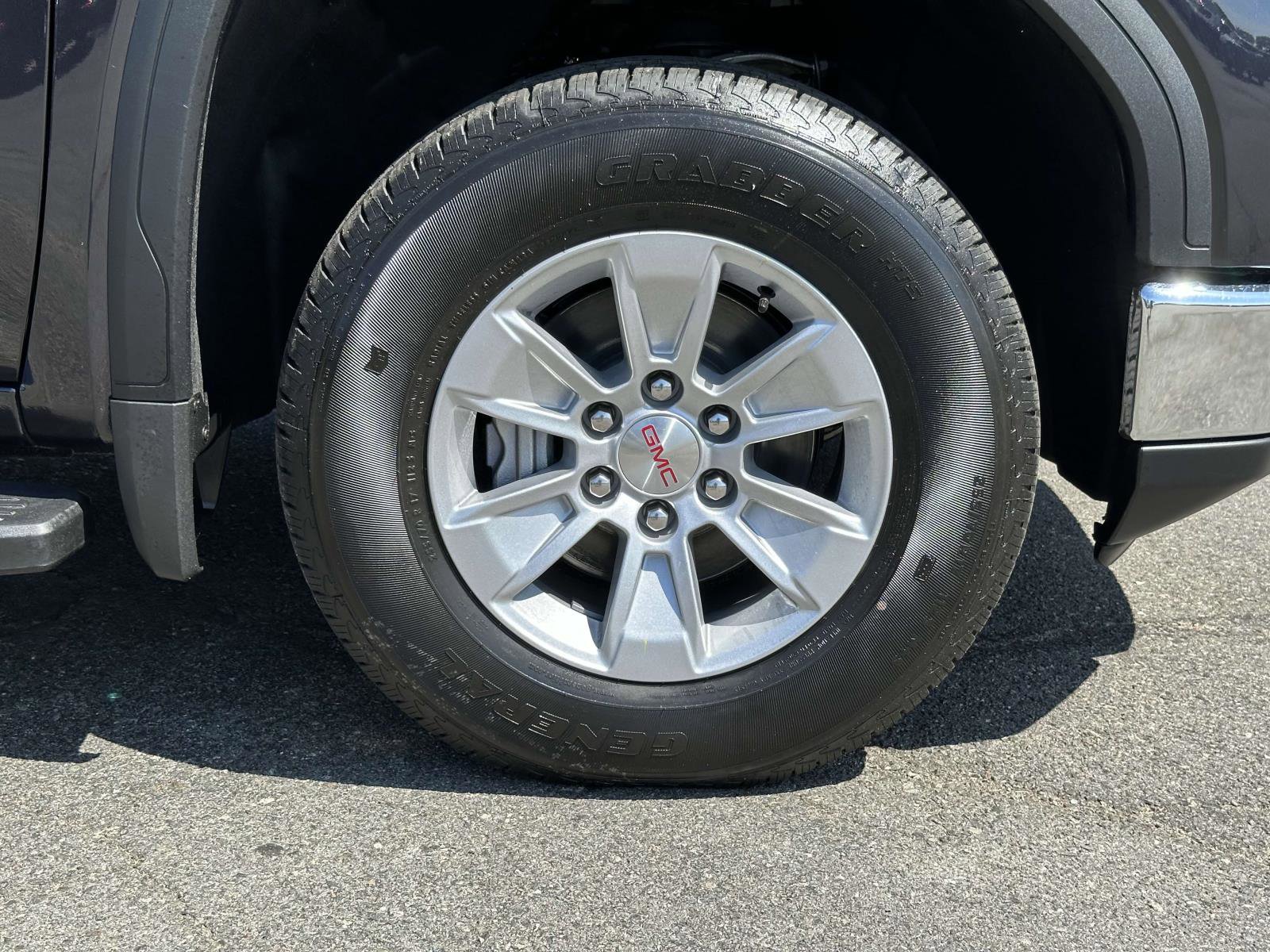 New 2025 GMC Sierra 1500 SLE w/ Preferred Package image 23