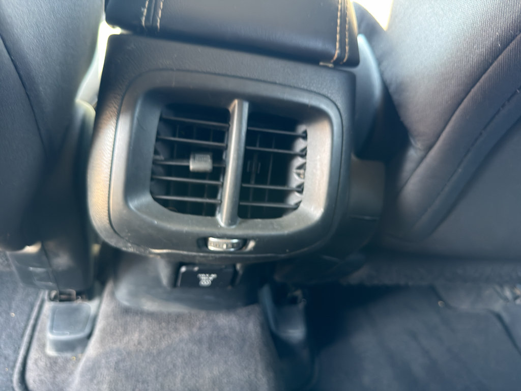 Used 2015 Jeep Cherokee Latitude FWD image 34