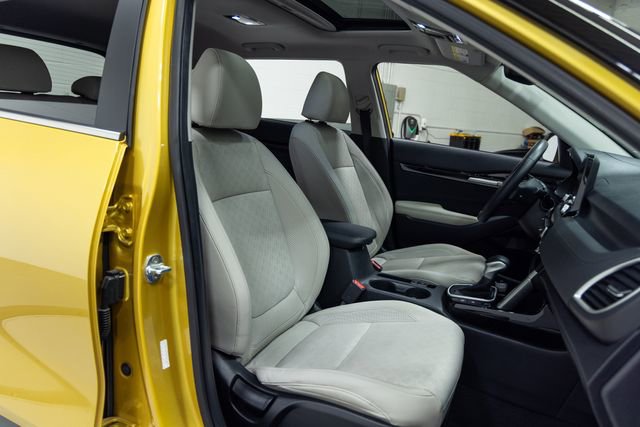 Used 2023 Kia Seltos SX w/ SX Sunroof Package image 26