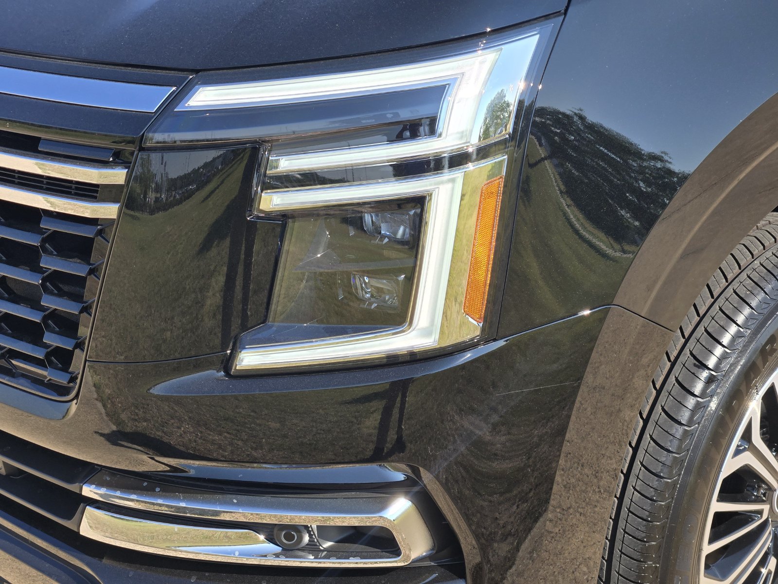 New 2026 Nissan Armada SL w/ Captain's Chari Seat Package RWD image 9