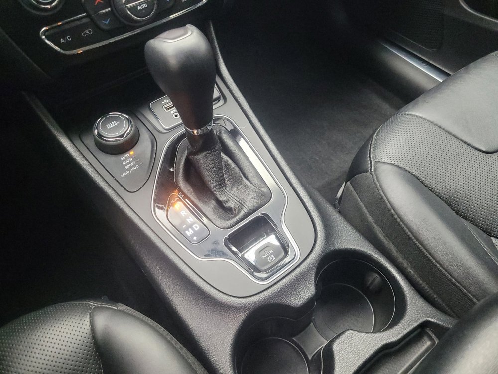 Used 2020 Jeep Cherokee Limited AWD/4WD image 26