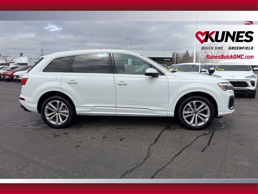 Used 2025 Audi Q7 3.0T Premium Plus image 4