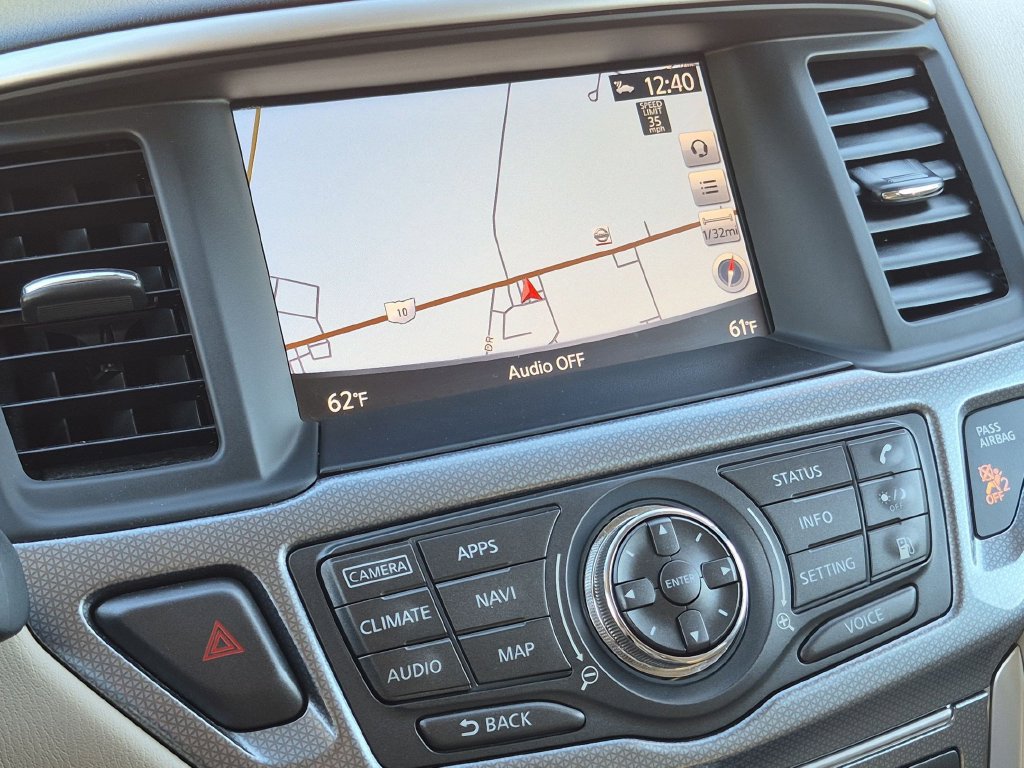 Used 2018 Nissan Pathfinder SL w/ SL Premium Package AWD/4WD image 16
