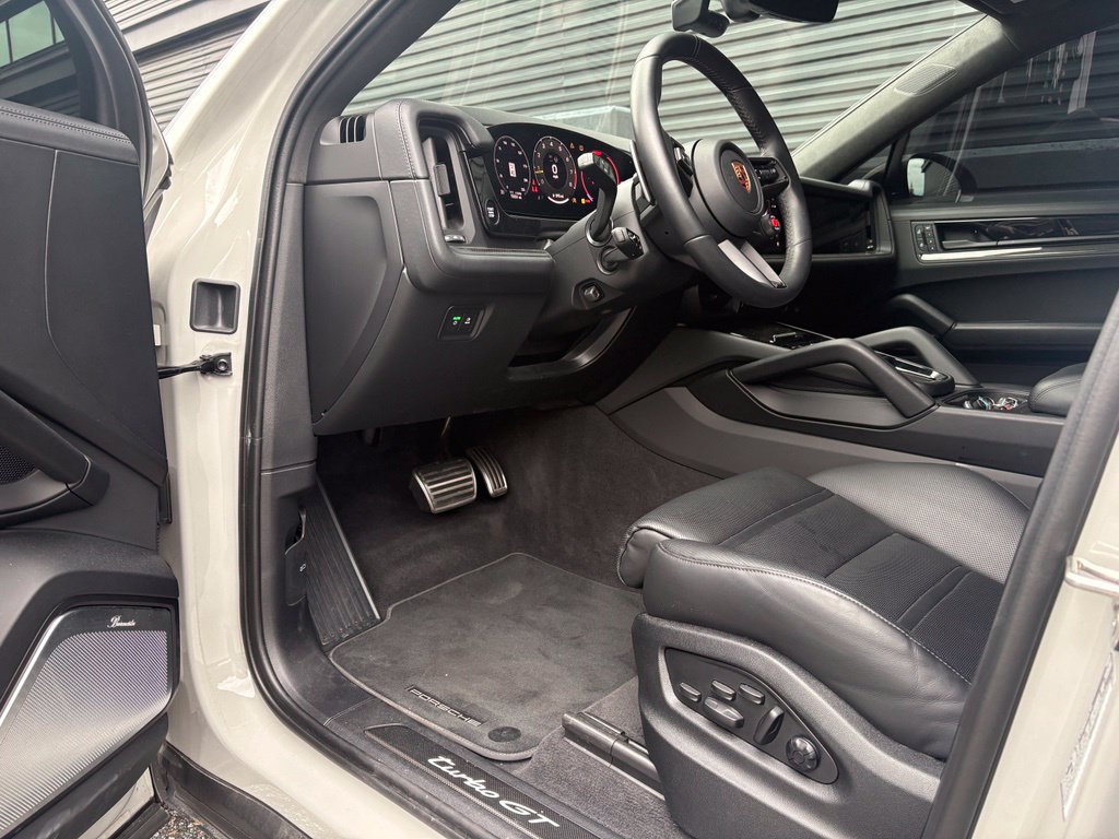Certified 2025 Porsche Cayenne Turbo GT AWD/4WD image 15