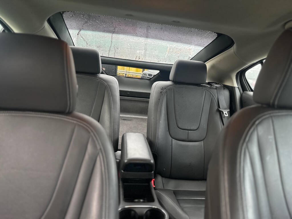 Used 2013 Chevrolet Volt Premium w/ Premium Trim Package FWD image 24