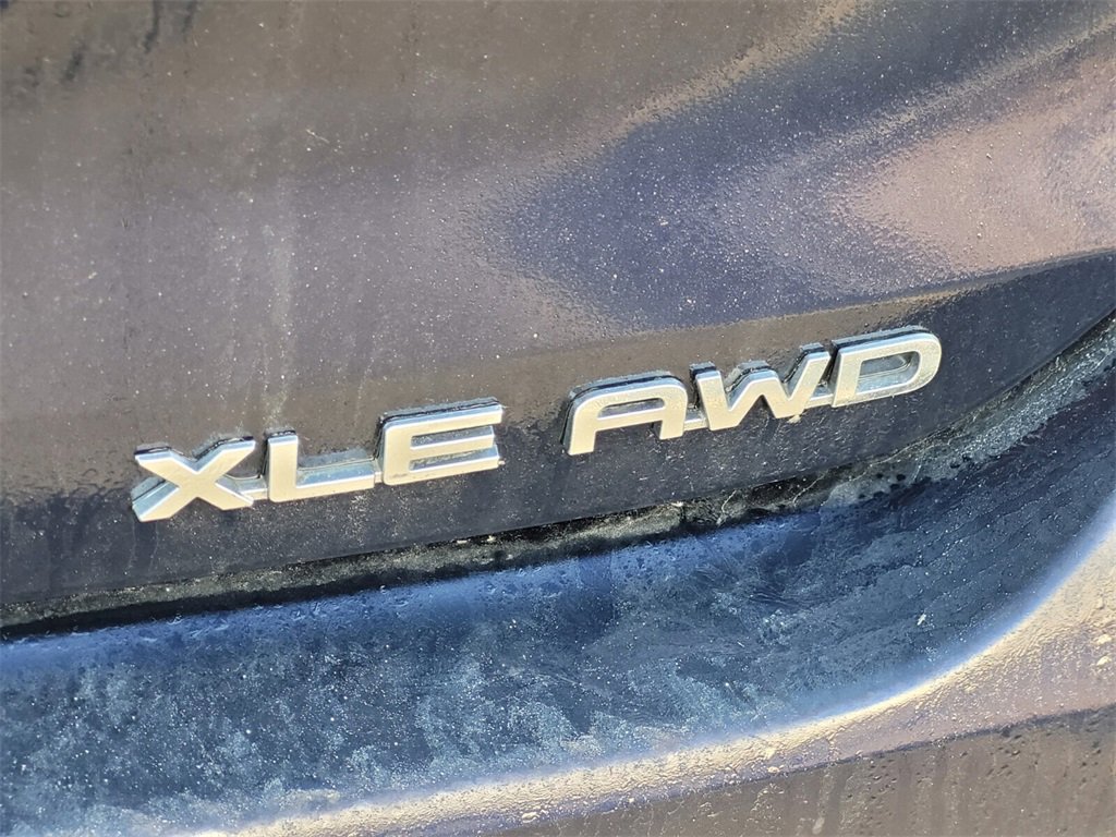 Used 2024 Toyota Highlander XLE image 8