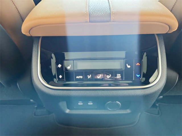 New 2025 Nissan Armada Platinum Reserve image 37