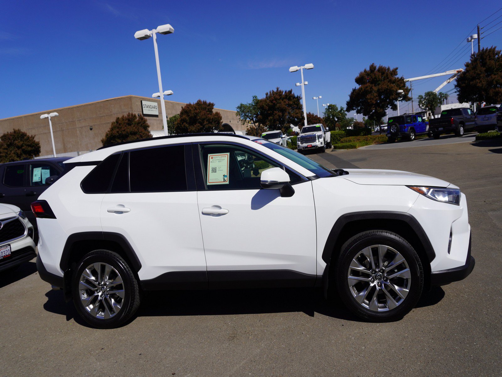 Used 2019 Toyota RAV4 XLE Premium w/ All Weather Liner Package AWD/4WD image 4