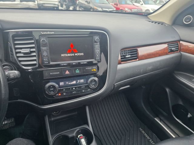 Used 2015 Mitsubishi Outlander GT image 17