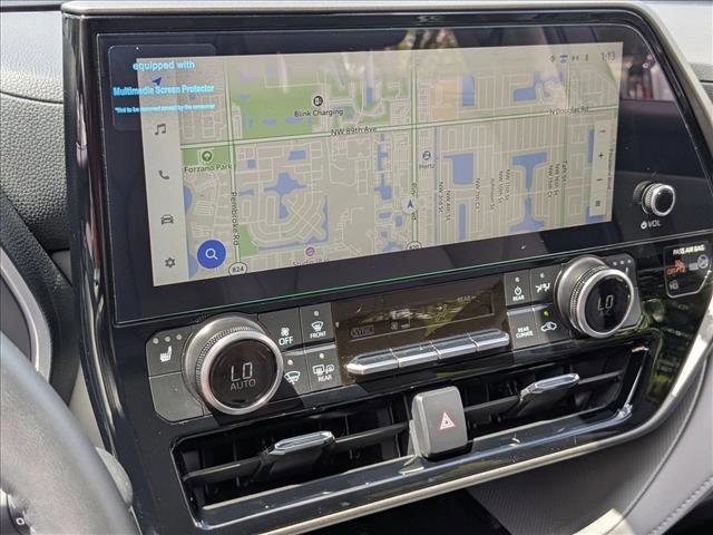 Used 2025 Toyota Highlander XLE image 13