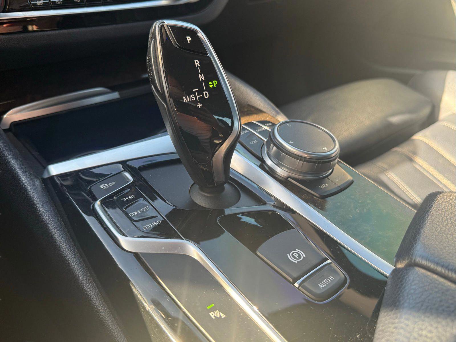 Used 2018 BMW 530i xDrive image 30