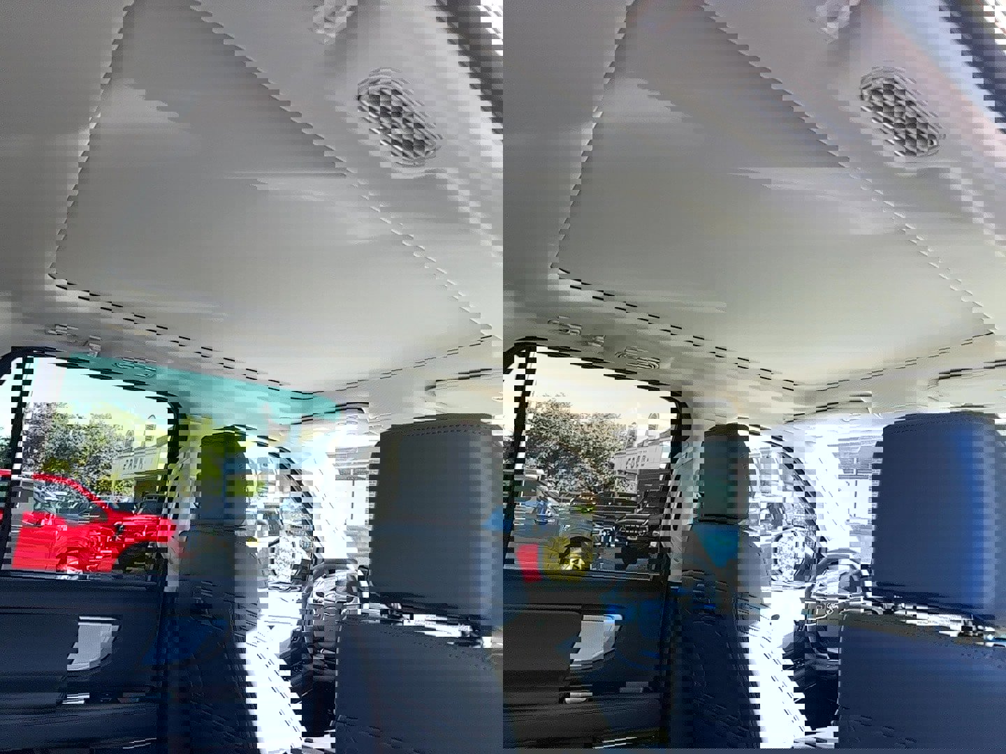 New 2025 Ford Expedition Active image 17