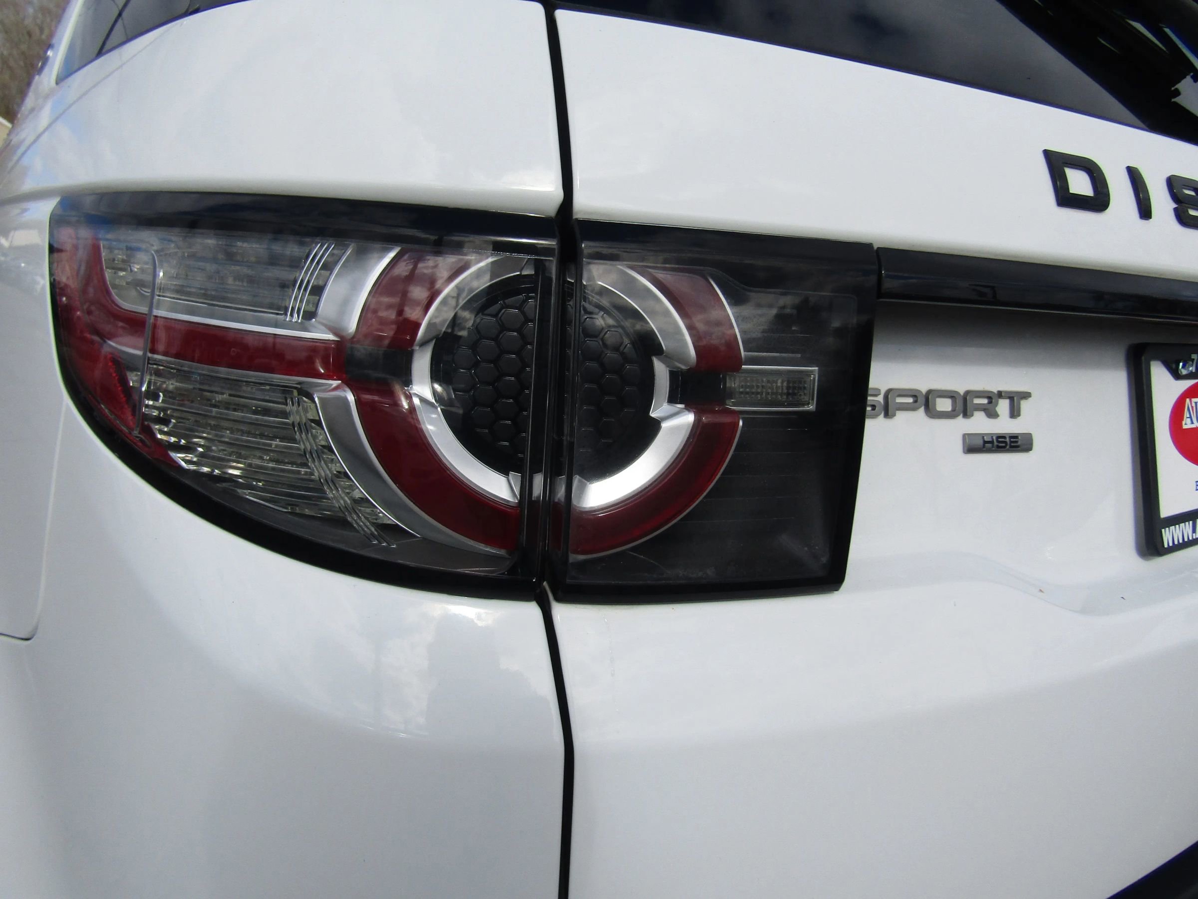 Used 2019 Land Rover Discovery Sport HSE image 11