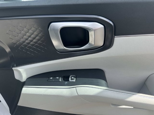 Used 2022 Kia Sorento S FWD image 19