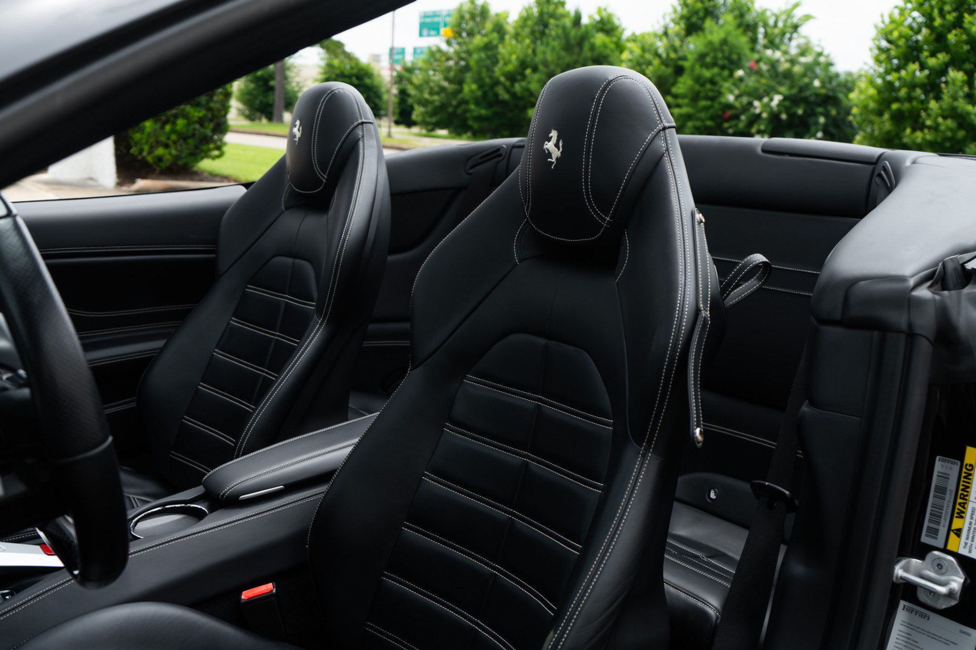 Used 2018 Ferrari California T RWD image 31
