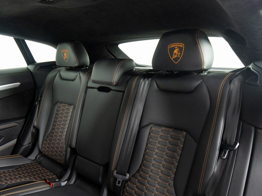 Used 2022 Lamborghini Urus image 34