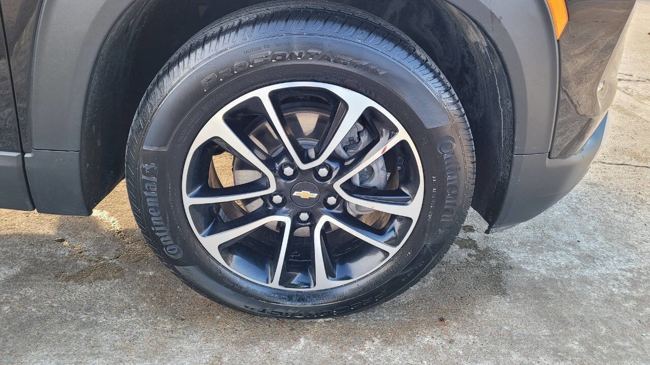 Used 2025 Chevrolet TrailBlazer LT w/ Driver Confidence Package image 21