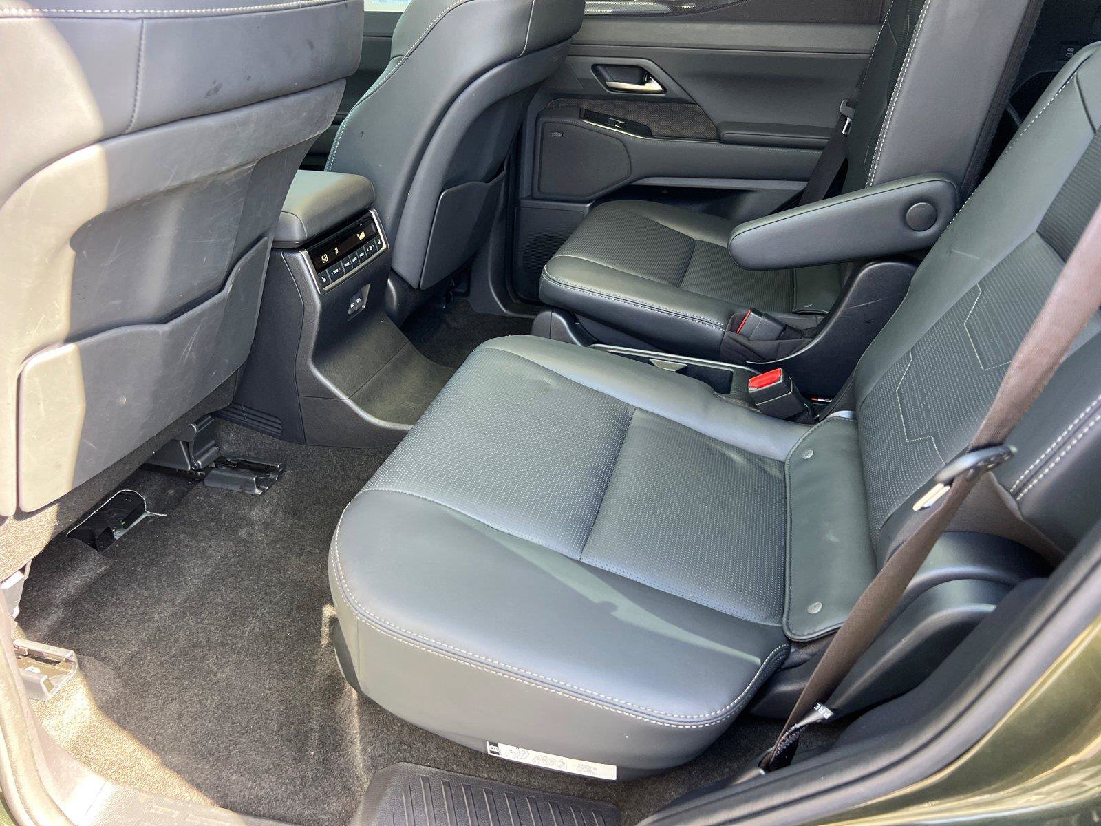 Certified 2025 Lexus GX 550 w/ Cold Area Package AWD/4WD image 21