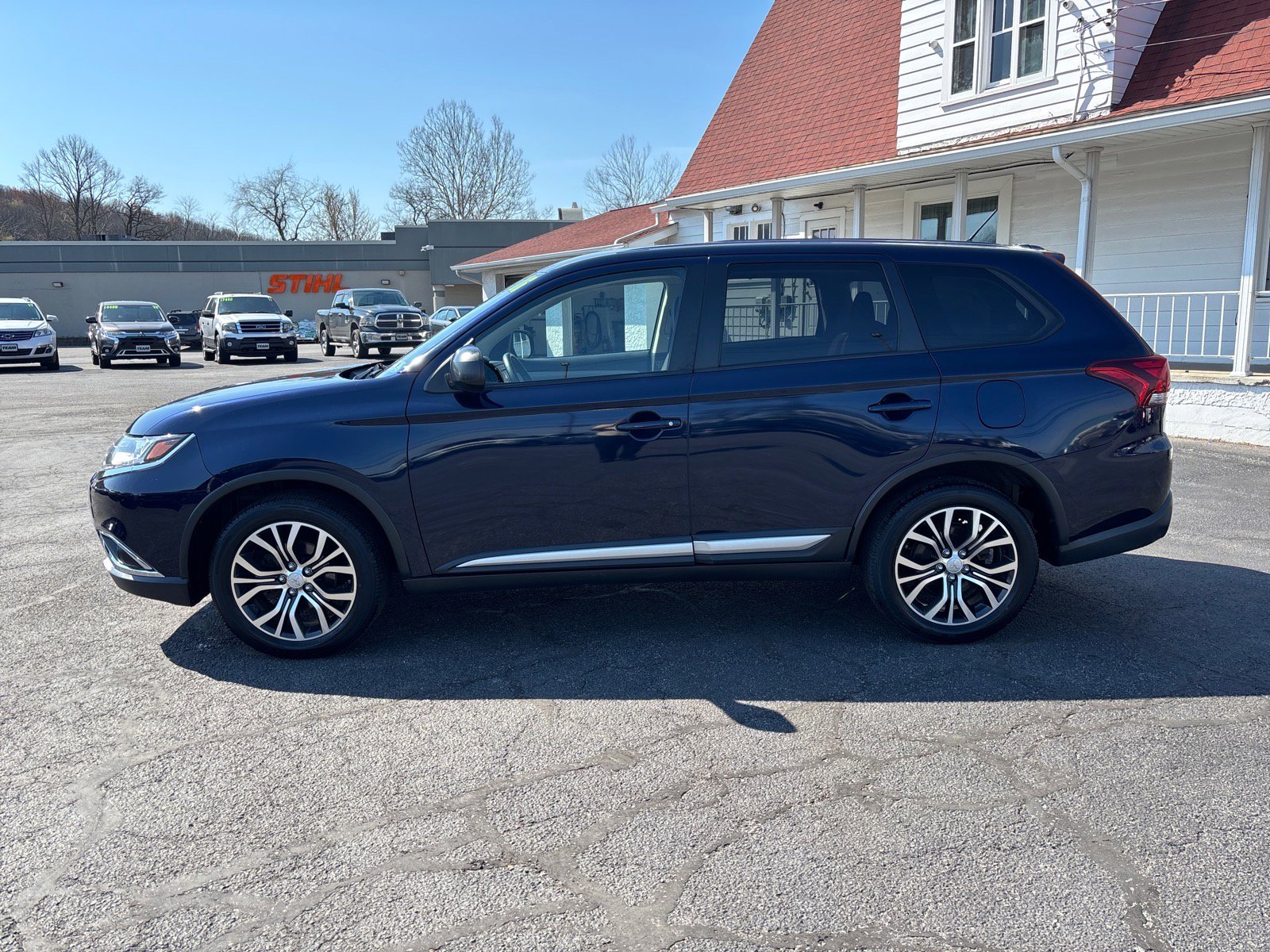 Used 2016 Mitsubishi Outlander ES AWD/4WD image 4