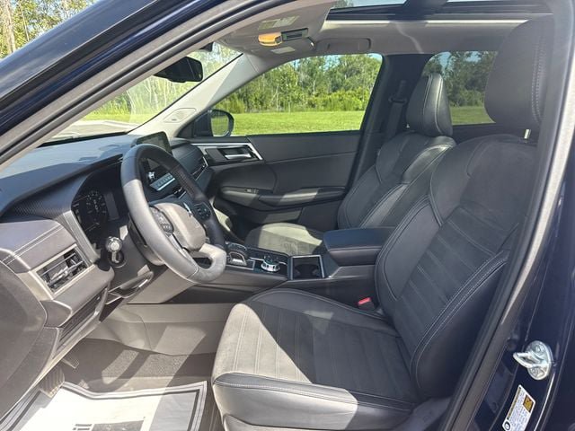 Used 2024 Mitsubishi Outlander SE FWD image 6