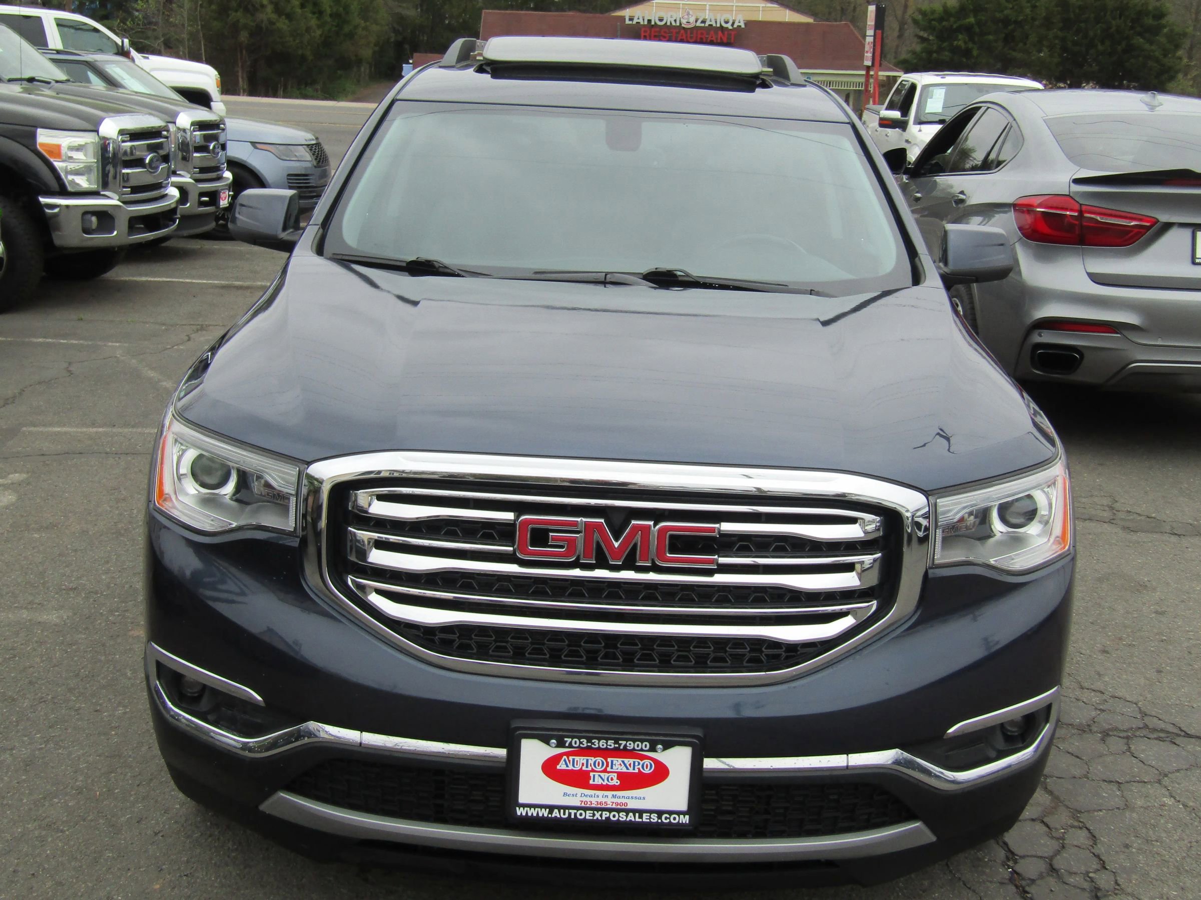 Used 2018 GMC Acadia SLT AWD/4WD image 2