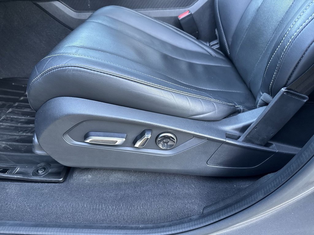 Used 2022 Acura MDX SH-AWD w/ Technology Package image 11