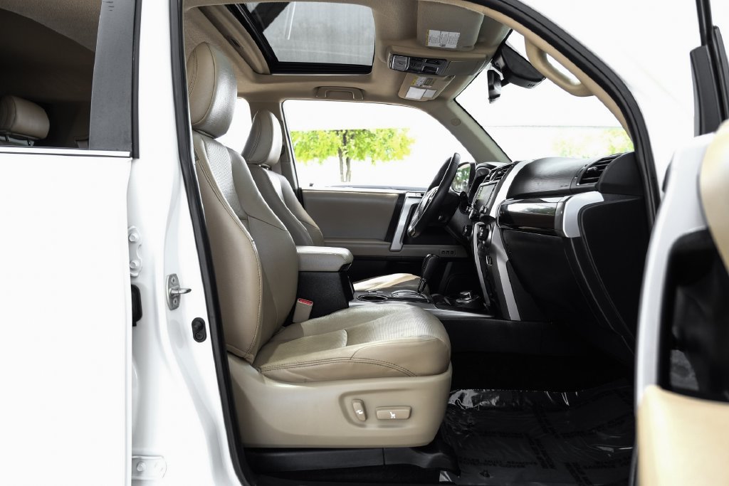 Used 2022 Toyota 4Runner Limited AWD/4WD image 37