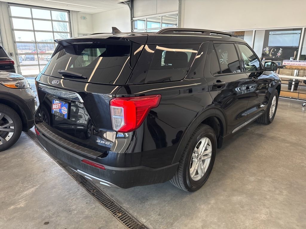 Used 2024 Ford Explorer XLT w/ Equipment Group 202A AWD/4WD image 3