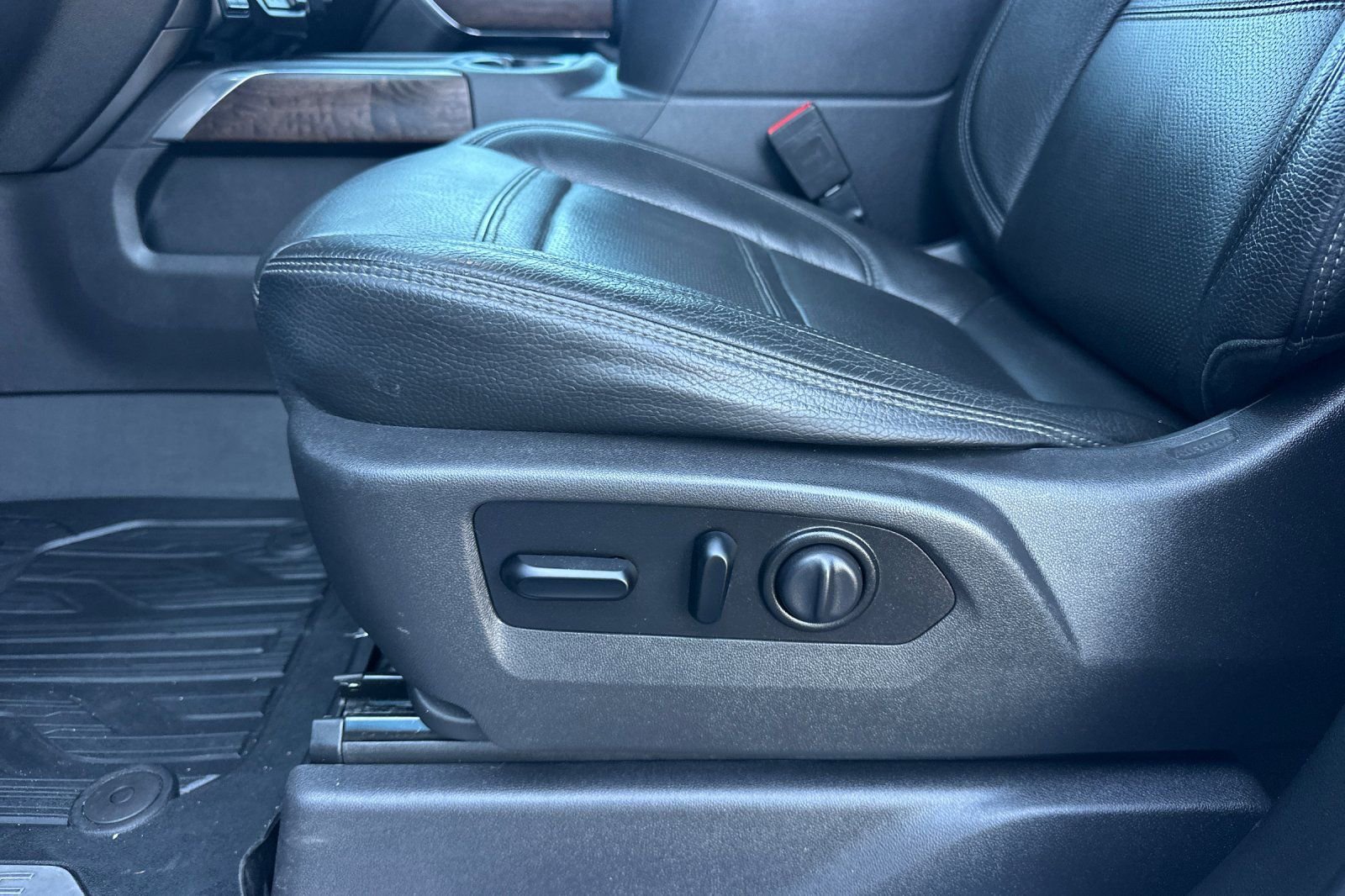 Used 2020 GMC Sierra 1500 Denali RWD image 13