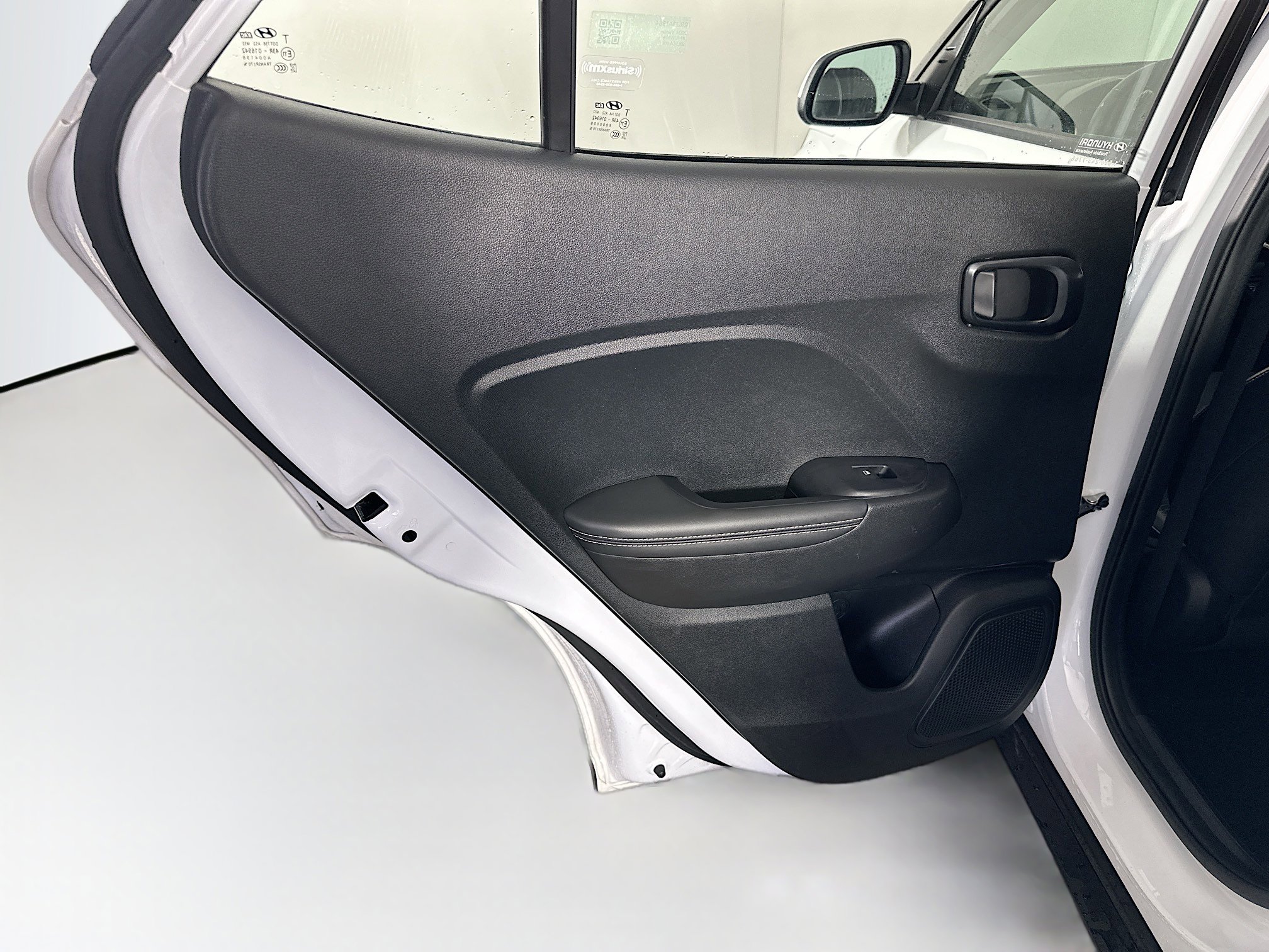 Used 2024 Hyundai Venue Limited image 27