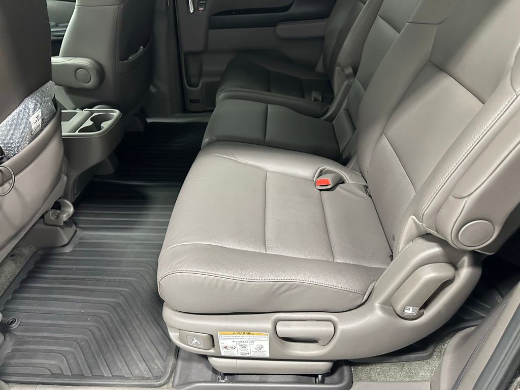 Used 2016 Honda Odyssey Touring Elite image 41
