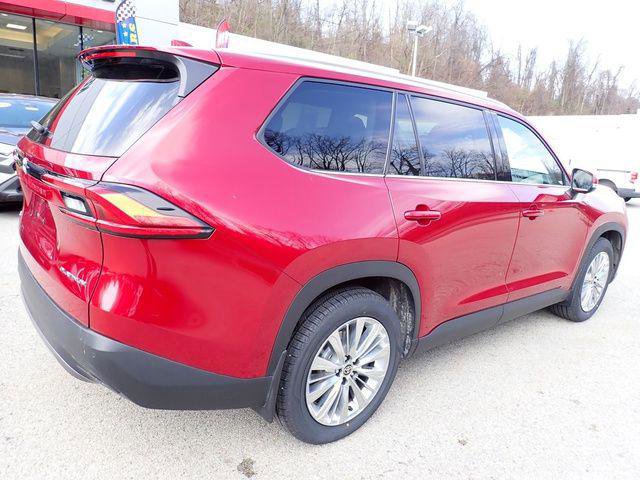 Certified 2024 Toyota Grand Highlander Platinum image 3