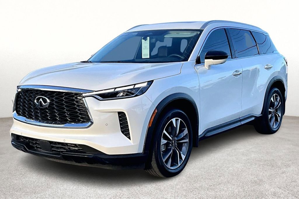Certified 2025 INFINITI QX60 Luxe w/ Vision Package FWD image 16