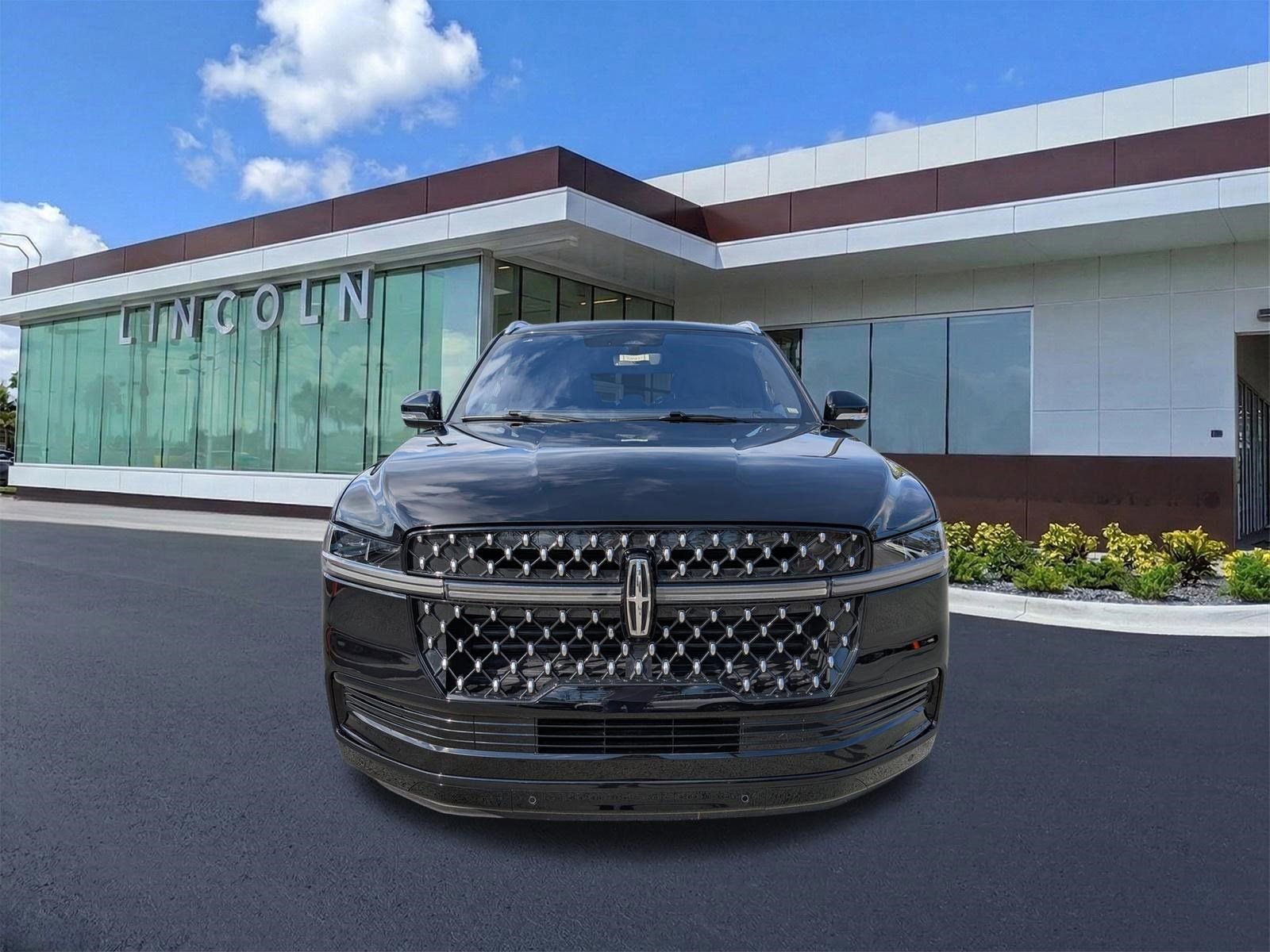 Certified 2025 Lincoln Navigator Black Label image 10