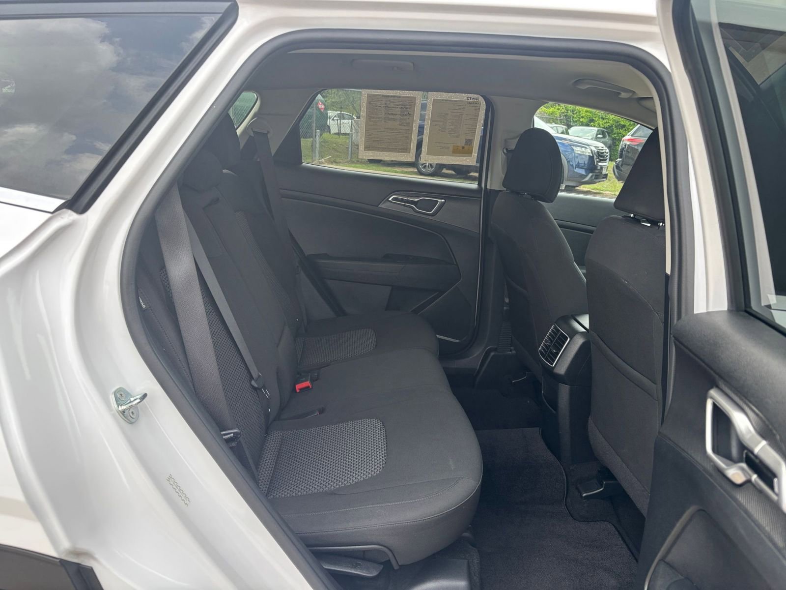 Used 2025 Kia Sportage LX image 24