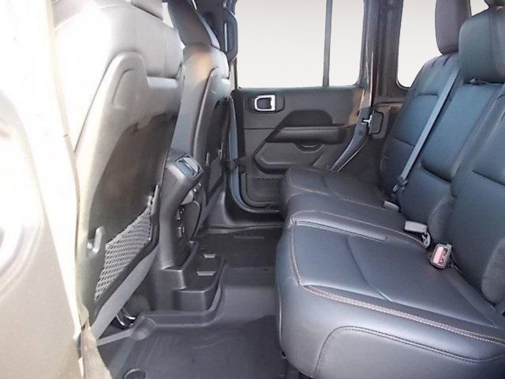 Used 2024 Jeep Wrangler Sahara w/ Technology Group image 11