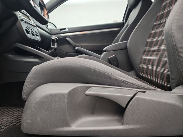 Used 2009 Volkswagen GTI 2-Door image 18