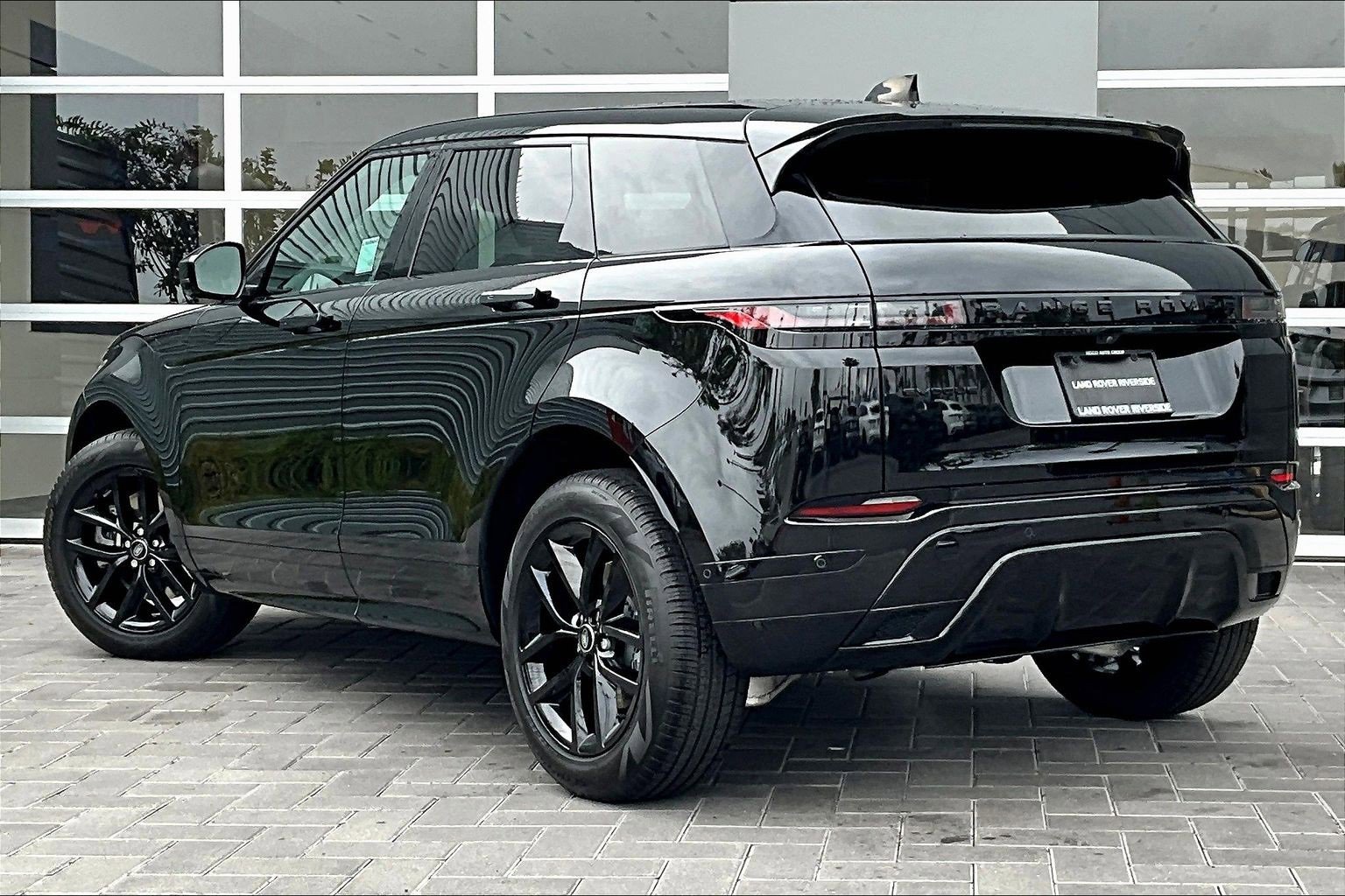 Used 2024 Land Rover Range Rover Evoque Dynamic SE image 12