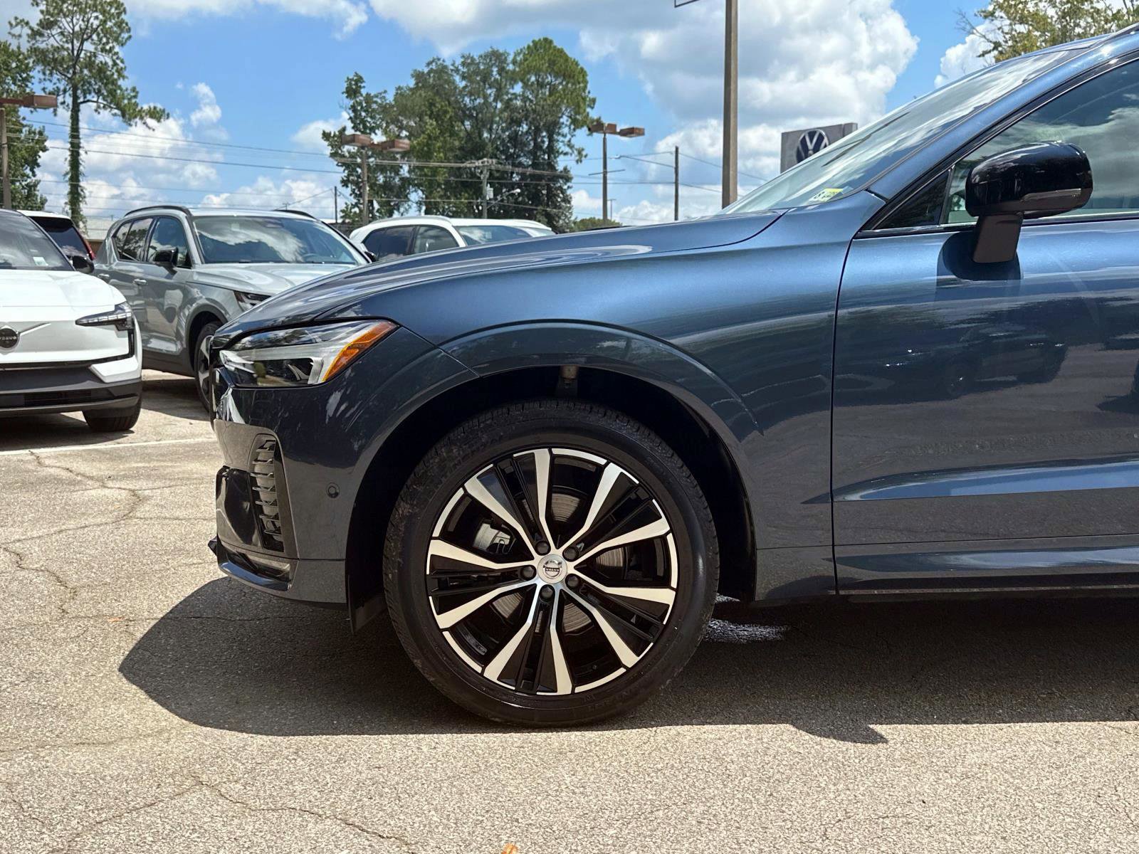 Certified 2024 Volvo XC60 B5 Plus image 10
