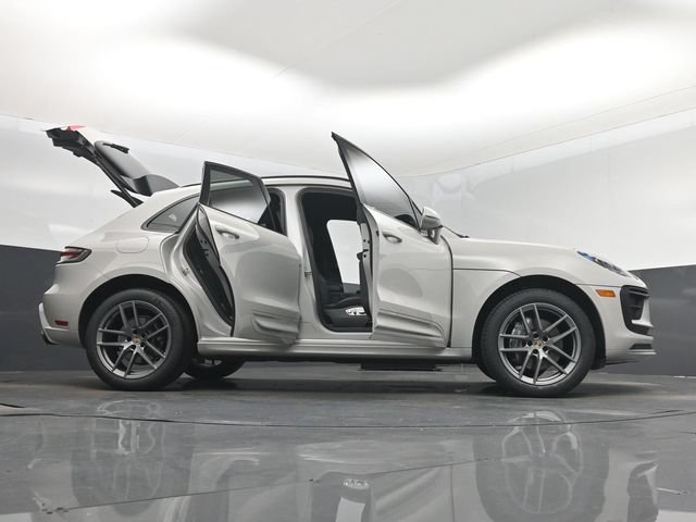 Used 2024 Porsche Macan AWD/4WD image 7