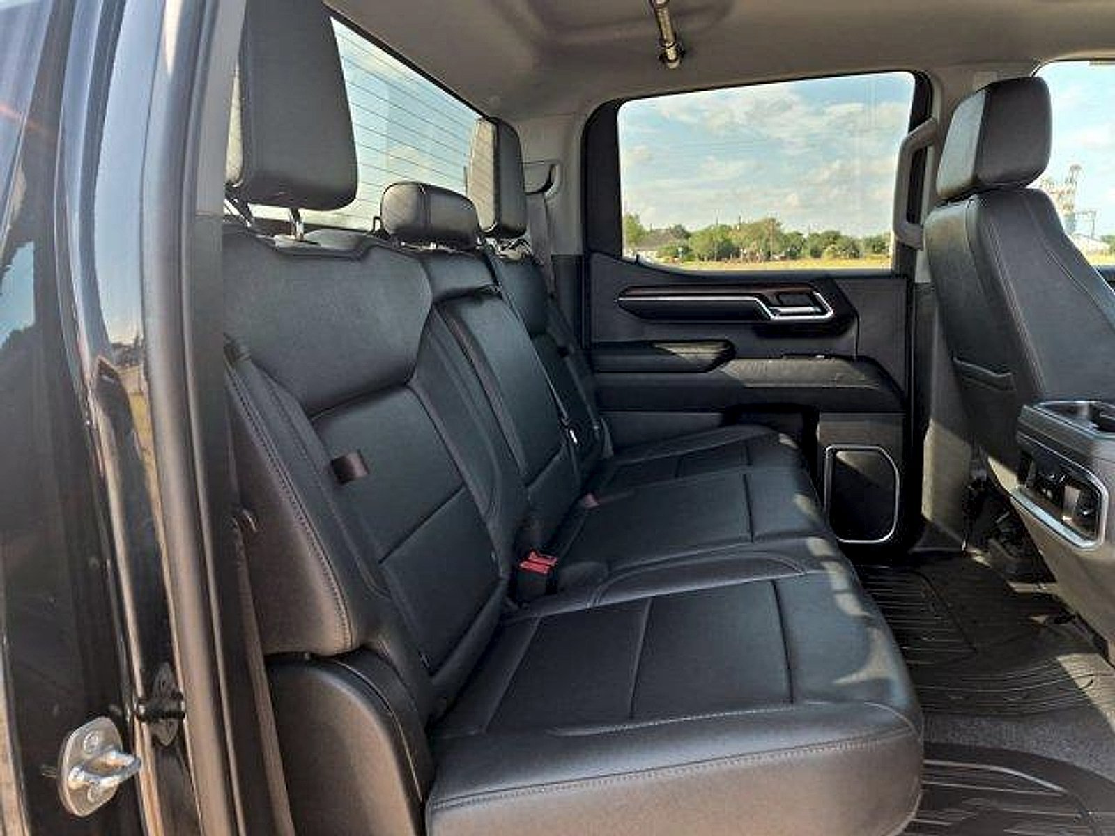Used 2023 GMC Sierra 1500 SLT AWD/4WD image 26