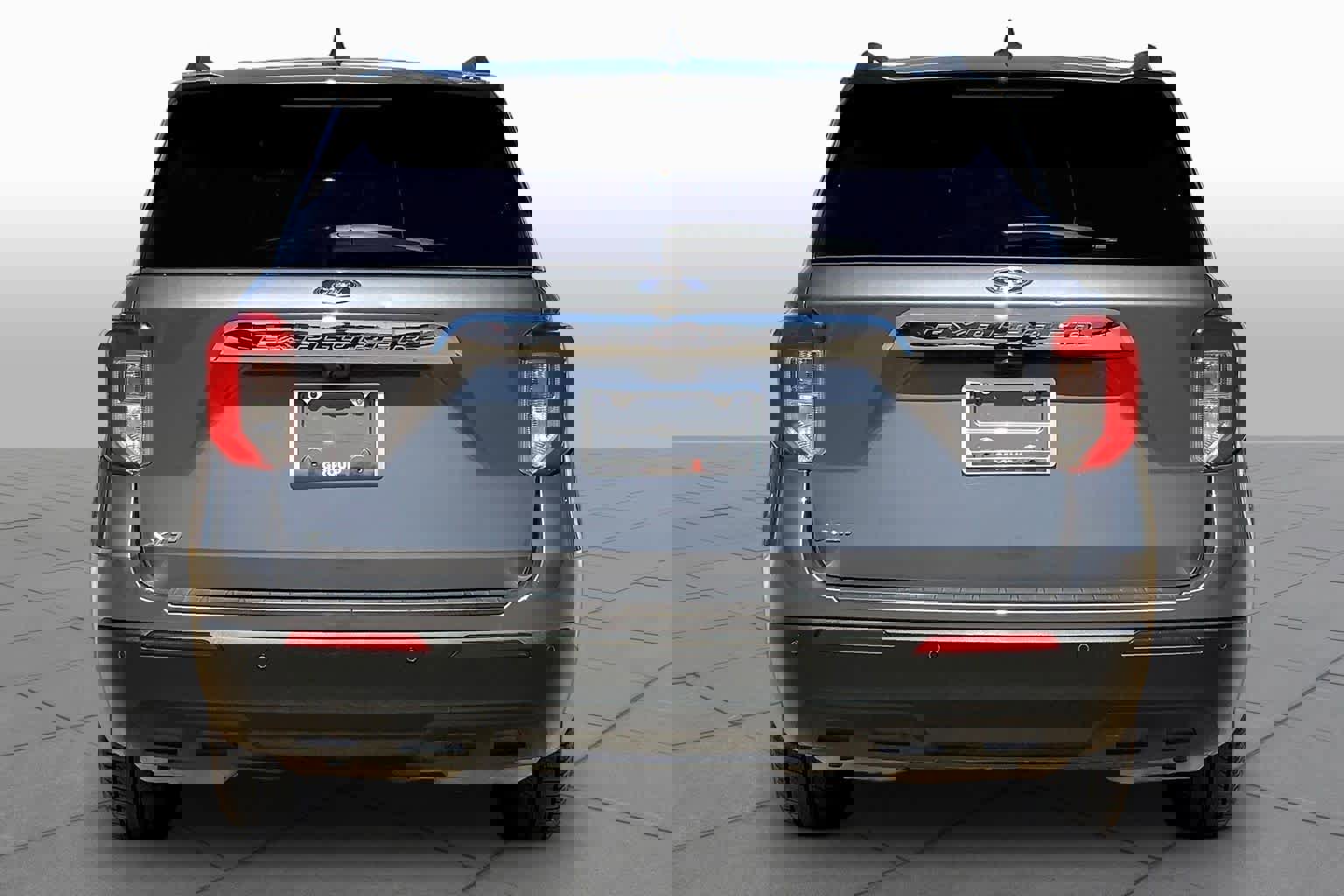 Used 2022 Ford Explorer XLT image 5