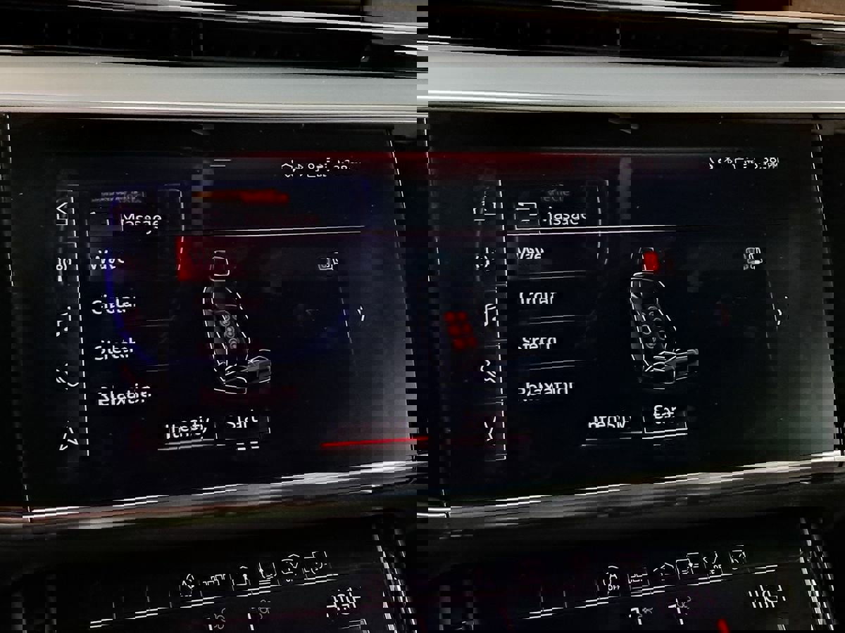 Used 2021 Audi A8 L 4.0T w/ Executive Plus Package image 38