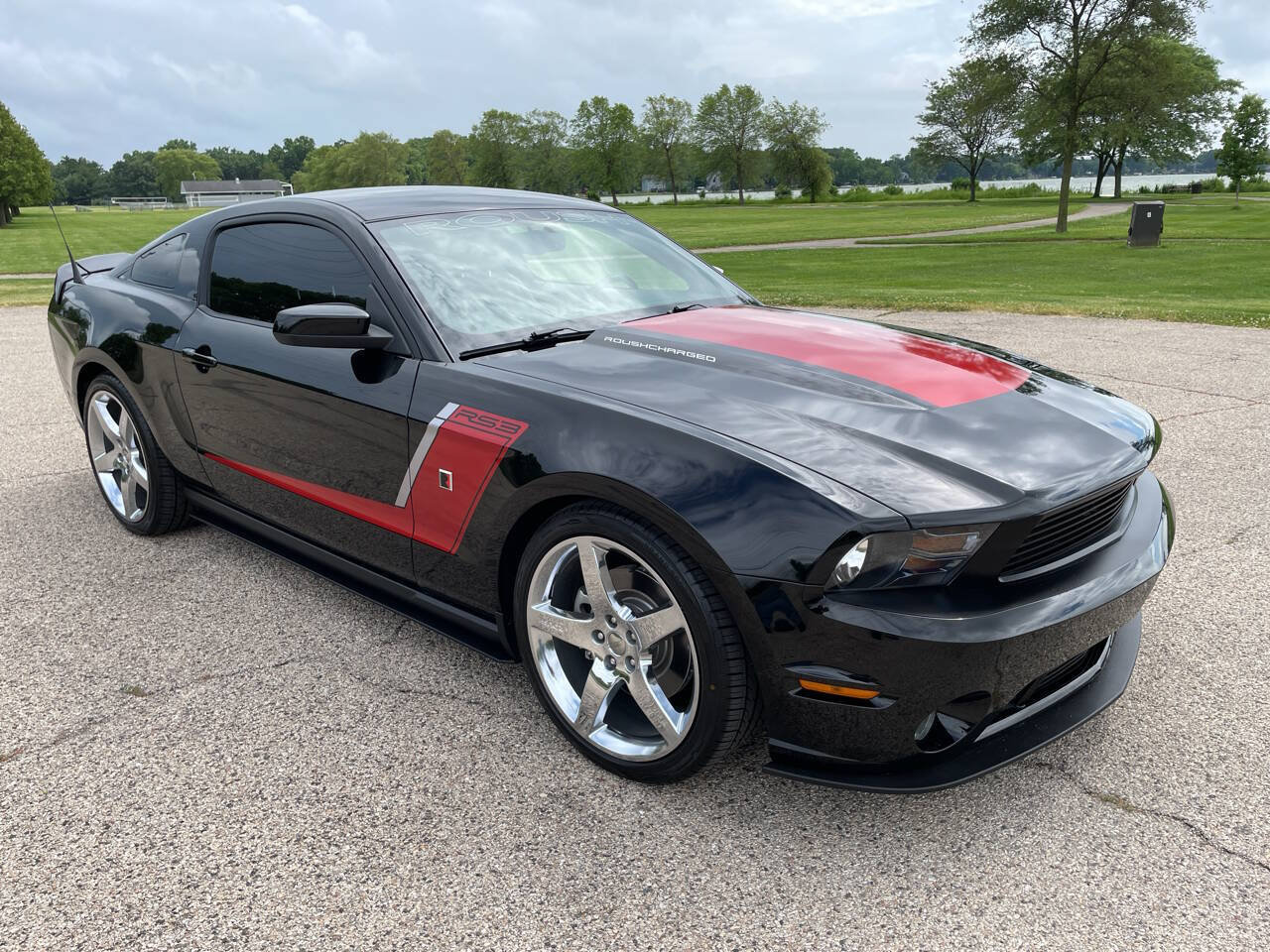 Used 2012 Ford Mustang GT Premium RWD image 6