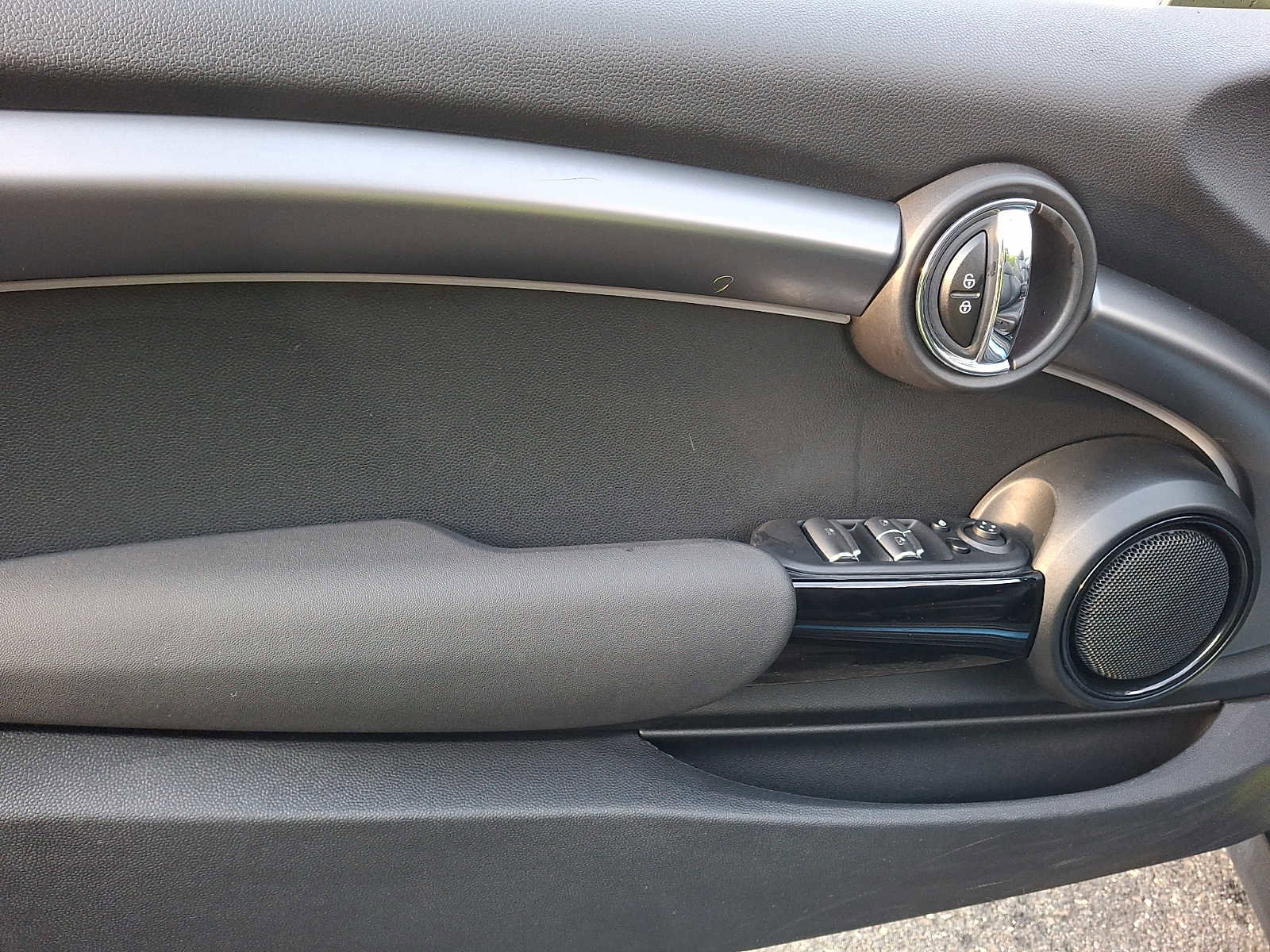 Certified 2024 MINI Cooper S image 9