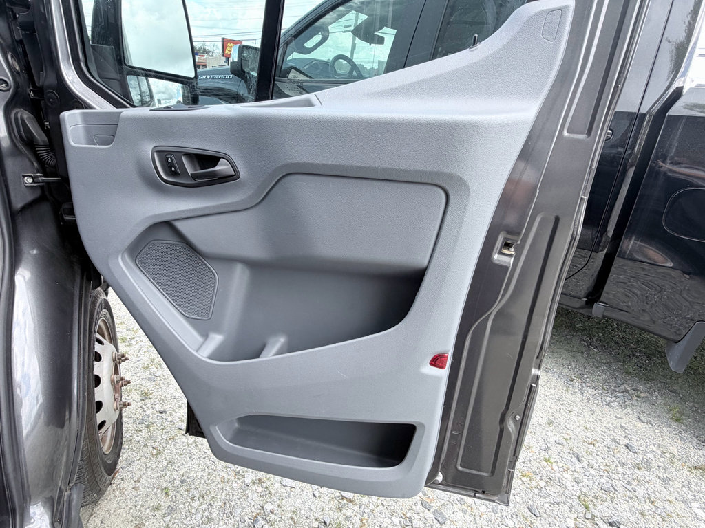 Used 2018 Ford Transit 350 XLT image 38