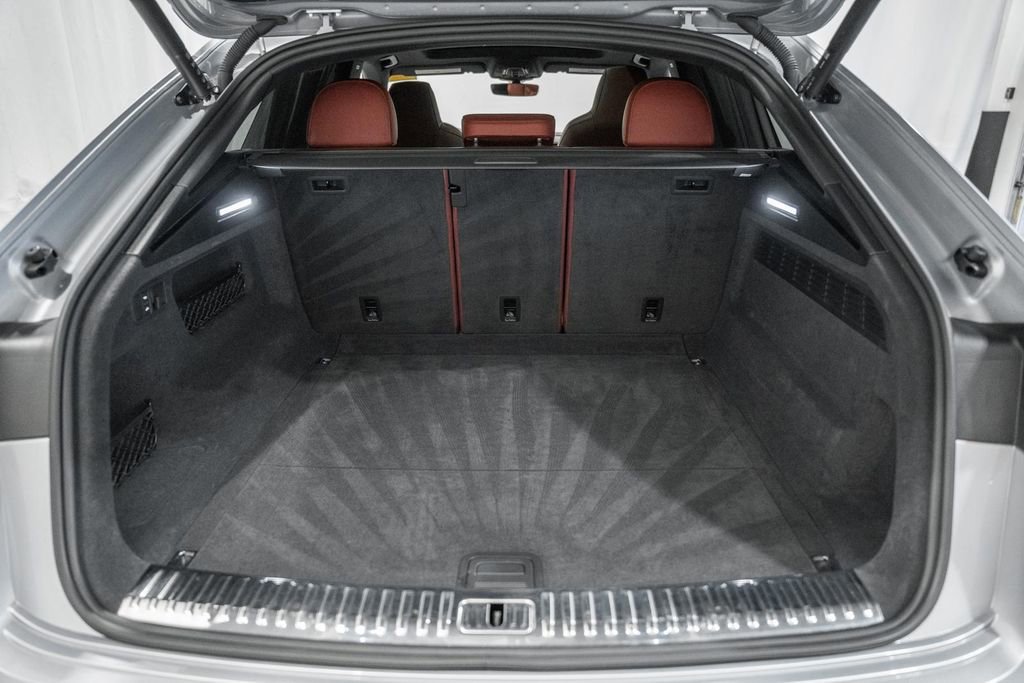 Used 2022 Audi SQ8 Premium Plus w/ Carbon Optic Package image 8