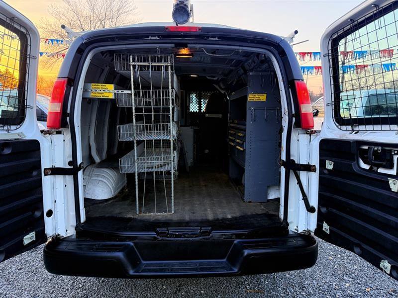 Used 2011 Chevrolet Express 2500 RWD image 10